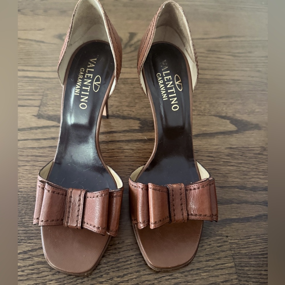 Valentino Garavani size 38. Excellent condition.